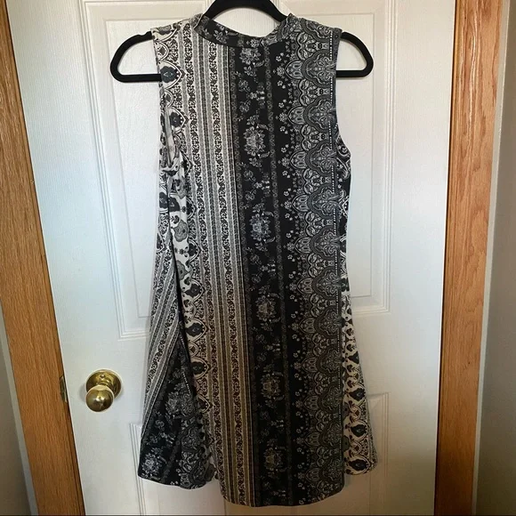 Shift Dress - Picture 3 of 3